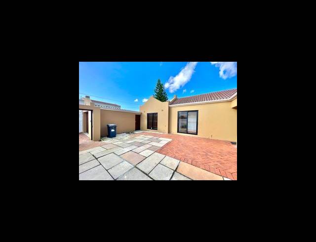 3 bed property to rent in RONDEBOSCH EAST